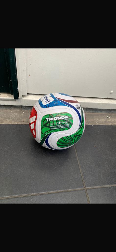 Adidas trionda league Wk 2026, Seizoenskaart, Eén persoon, Augustus