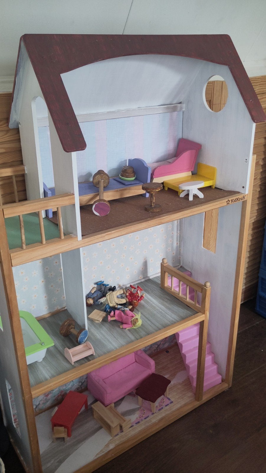 Groot KidKraft Poppenhuis inclusief poppetjes en meubels, Ophalen, Gebruikt, Poppenhuis