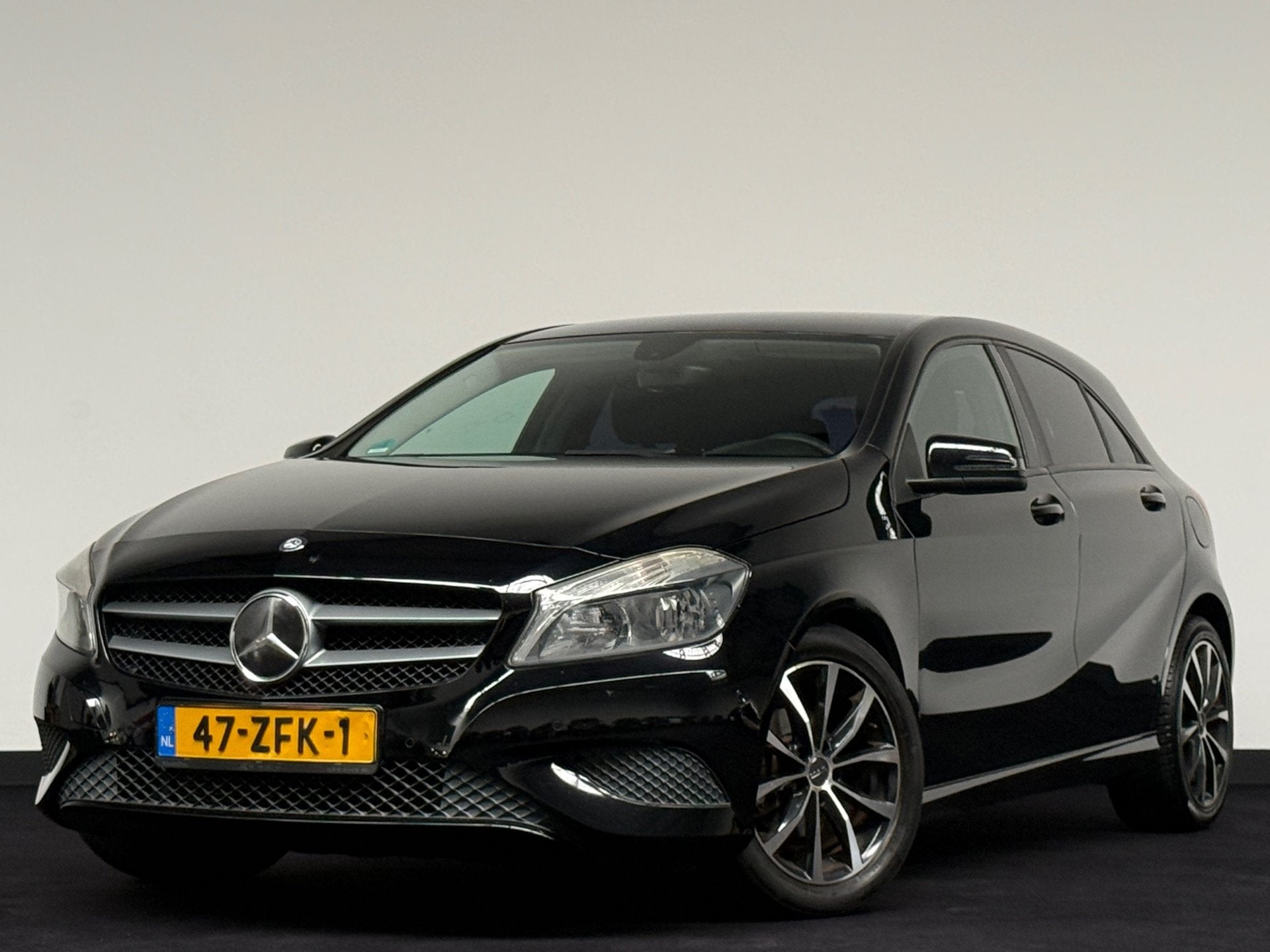 Mercedes-Benz A-klasse 180 Night Sfeer NAP AUTOMAAT, Auto's, Stof, Gebruikt, 4 cilinders, 19 km/l