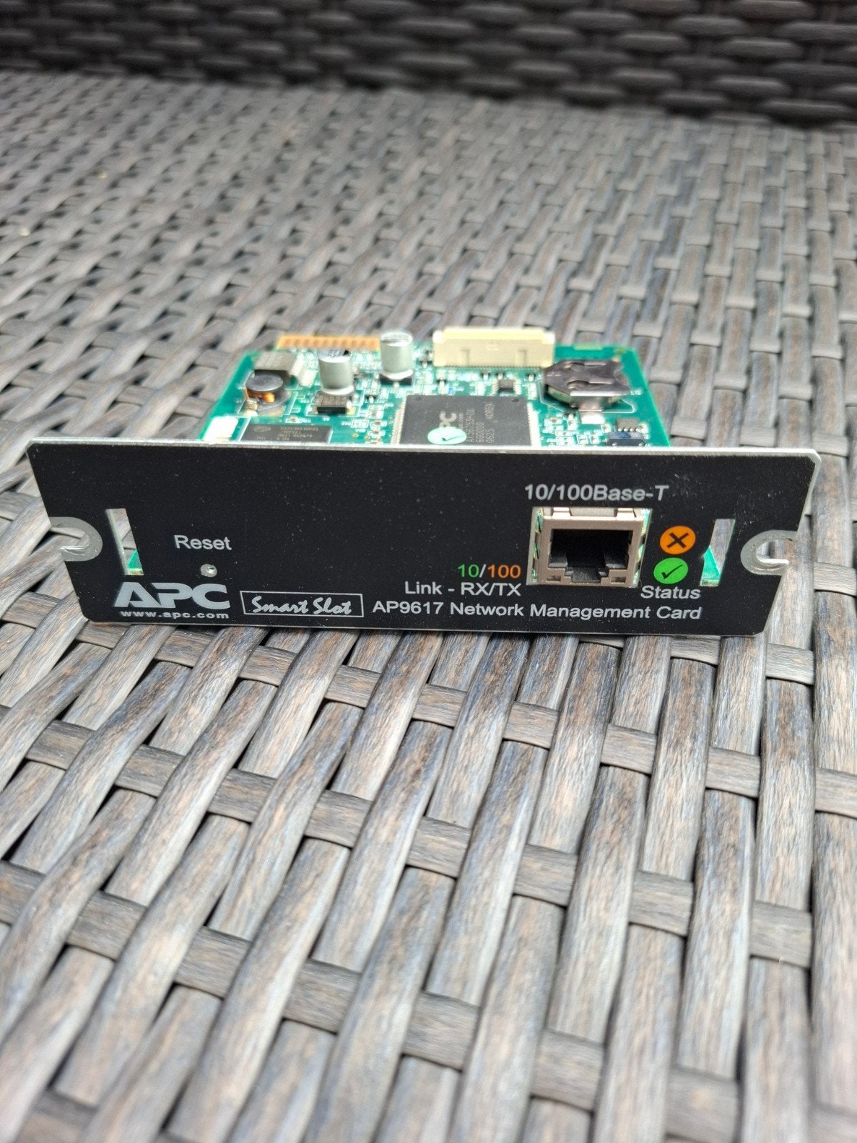 APC AP9617 Netwerk Management Kaart - Smart-Slot, Ophalen of Verzenden, Gebruikt