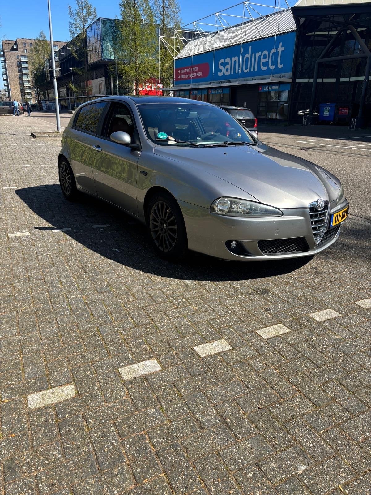 Alfa Romeo 147 2.0 T.spark 5DR 2007 Grijs, Auto's, Alfa Romeo, Voorwielaandrijving, 400 kg, Handgeschakeld, Particulier