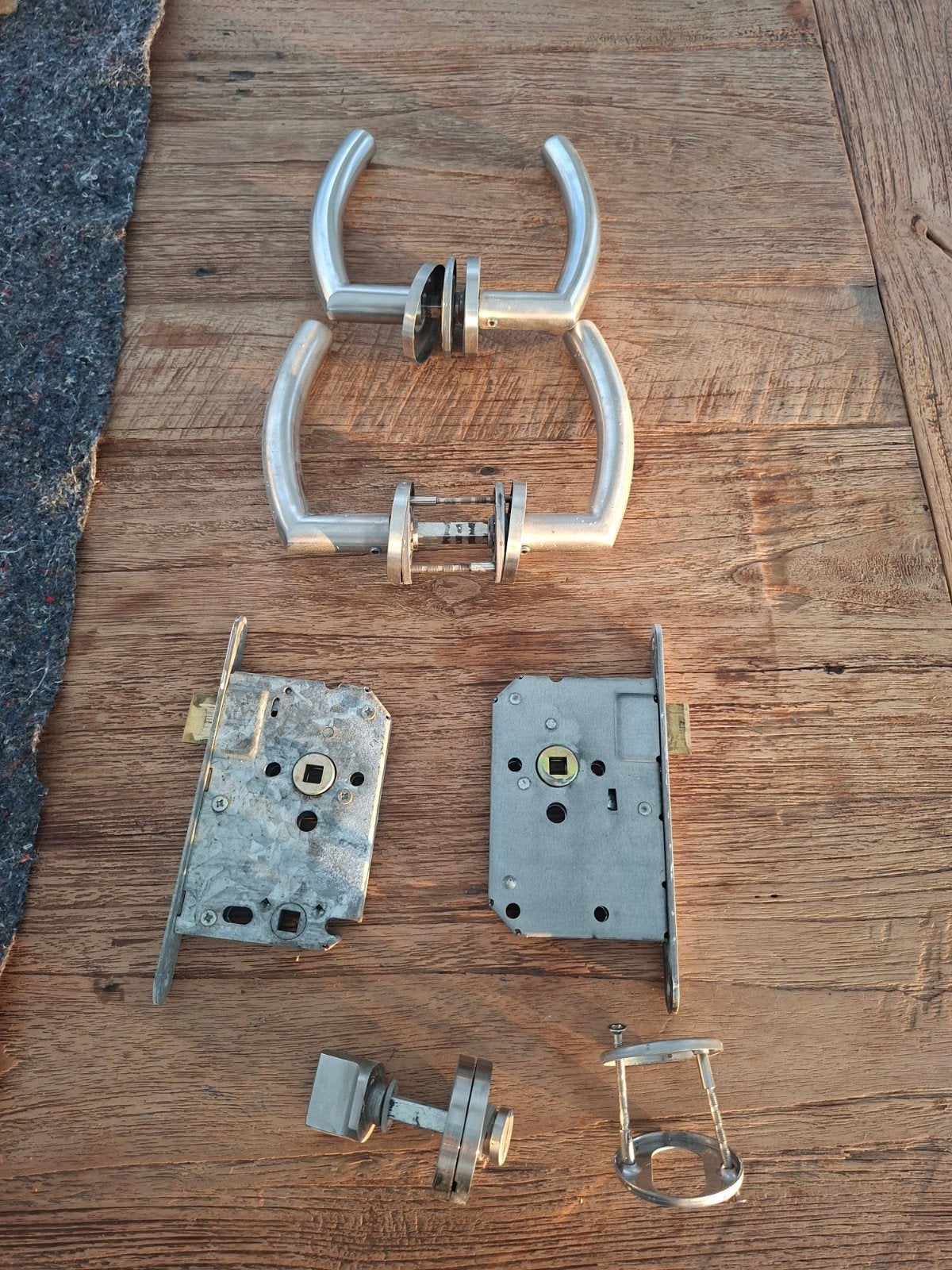 2 sets deurbeslag: 1 normaal, 1 wc-set, Ophalen of Verzenden