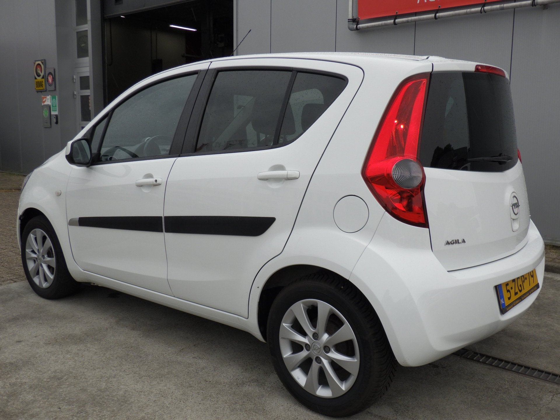Opel Agila 1.0 Berlin Airco, 5 DRS, Hoge Instap NL/NAP!, Auto's, Voorwielaandrijving, Euro 5, Gebruikt, Origineel Nederlands