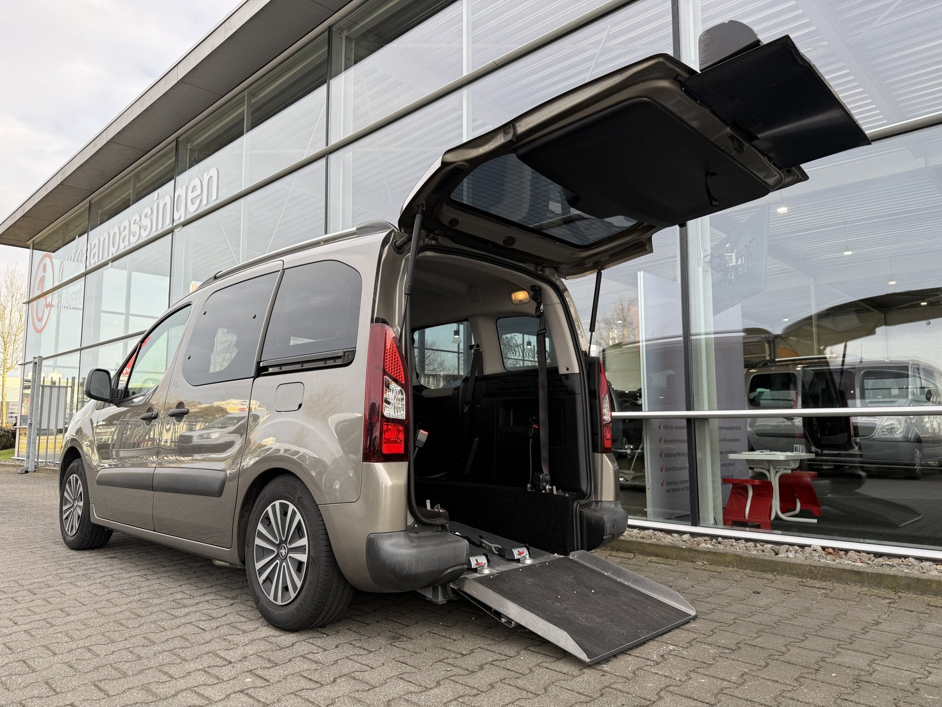 Peugeot Partner Tepee 3+1 of 5+0 Rolstoelauto 1.6 VTi Active, Auto's, Voorwielaandrijving, Euro 5, Stof, Gebruikt