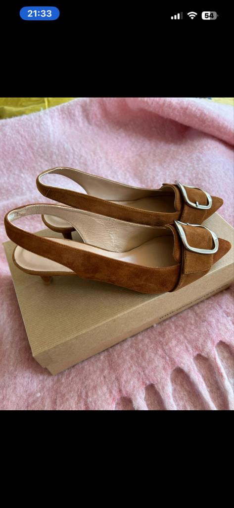 Unisa suède slingback pumps - 37,5, Bruin, Verzenden, 90 tot 100 cm, Tailleriem
