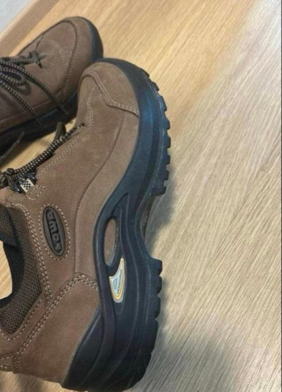 Lowa Wandelschoenen Bruin - Maat 39, Ophalen of Verzenden, Zo goed als nieuw, Schoenen