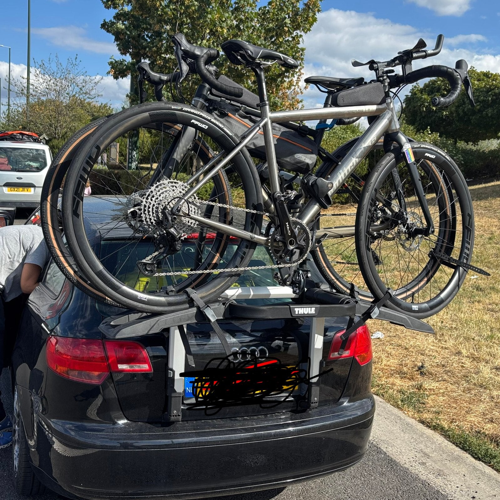 Bike rack/carrier for cars/vans — Thule Outway Platform 2, Ophalen, 2 fietsen, Gebruikt, Achterklepdrager