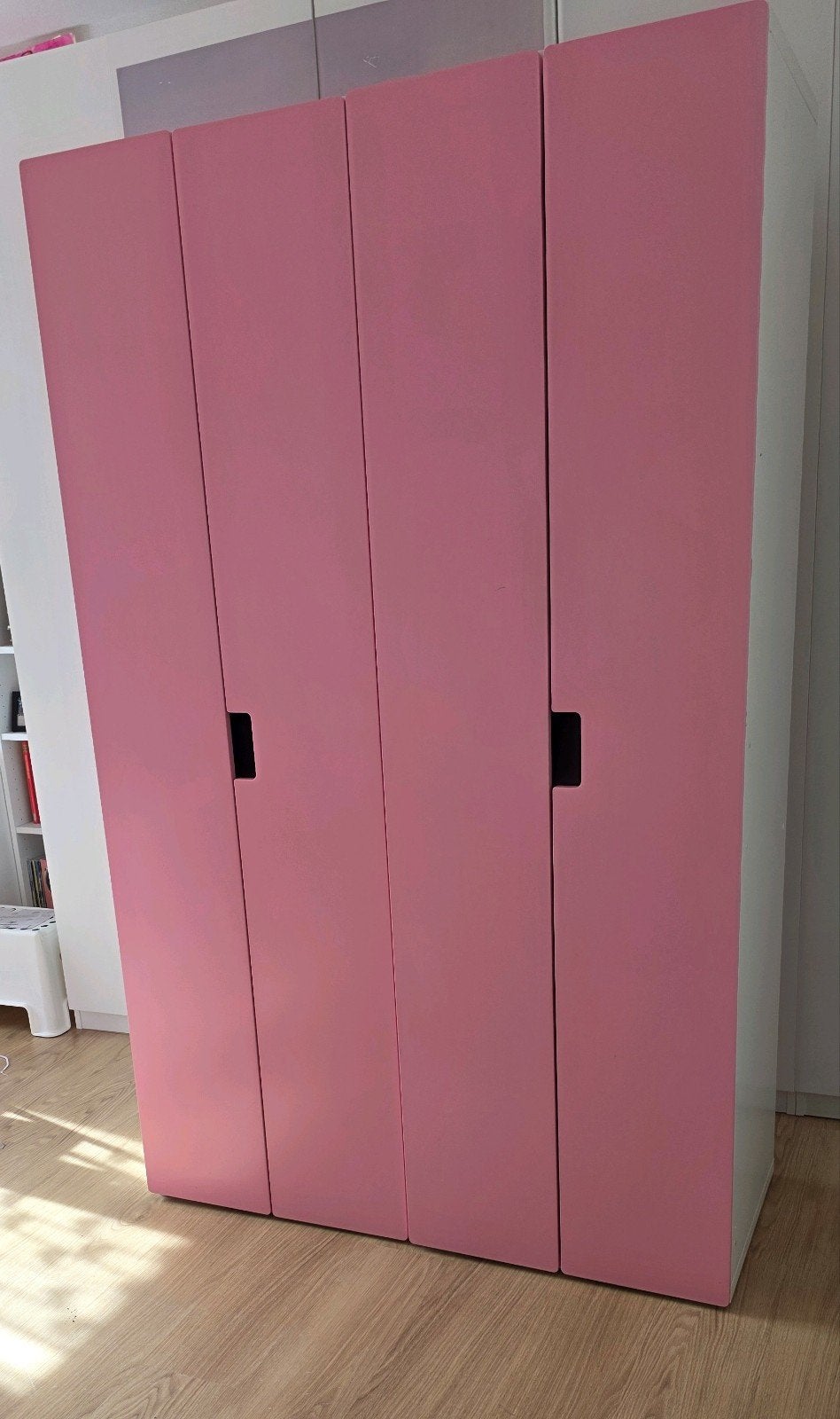 2 Roze Ikea Stuva kledingkasten met draadmanden en planken, Kinderen en Baby's, Kinderkamer | Commodes en Kasten, Ophalen, Gebruikt