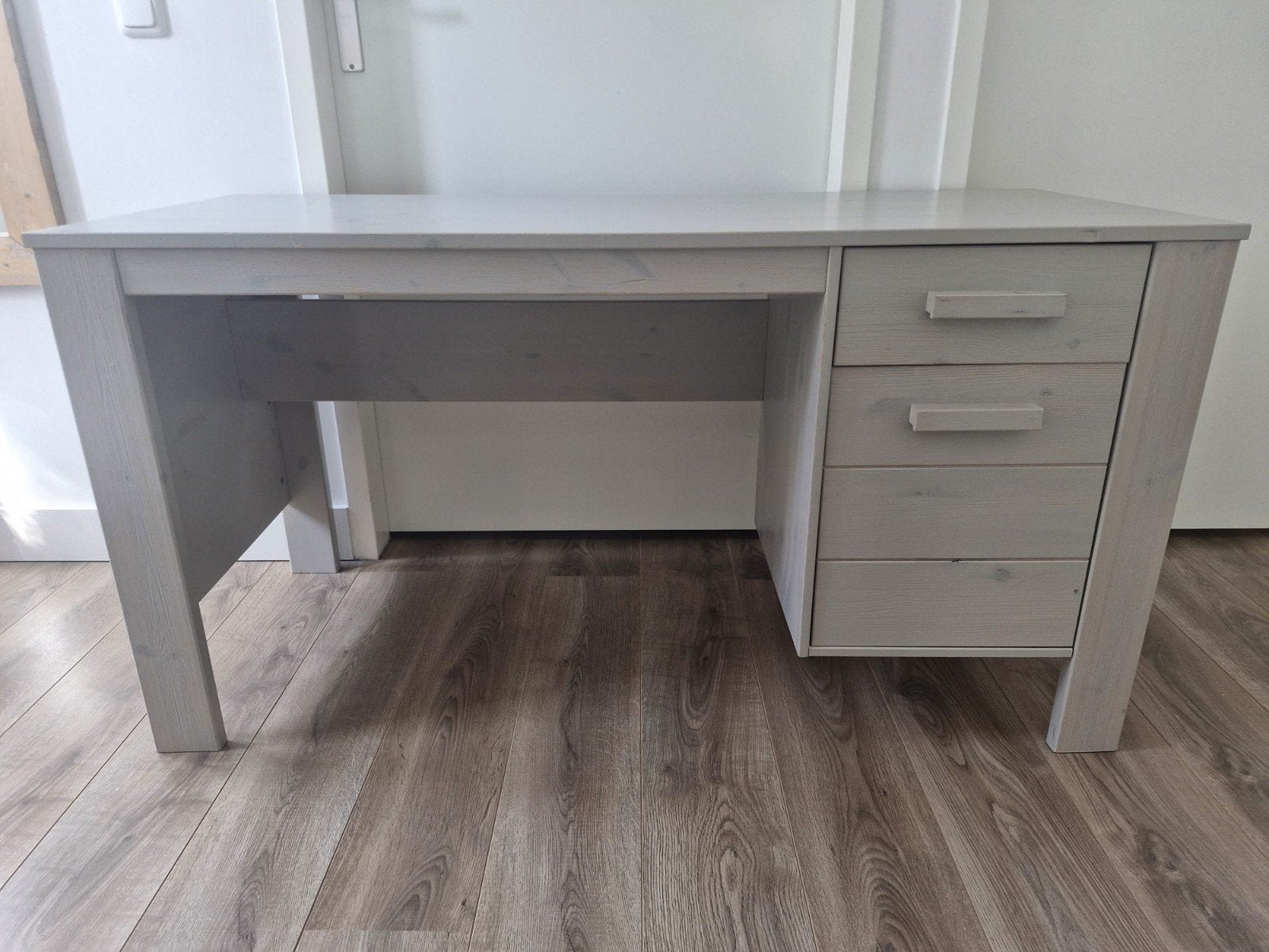 Prima WOOOOD Bureau Dennis - Grijs Hout met Lades, Ophalen, Gebruikt, Hout, 59 cm
