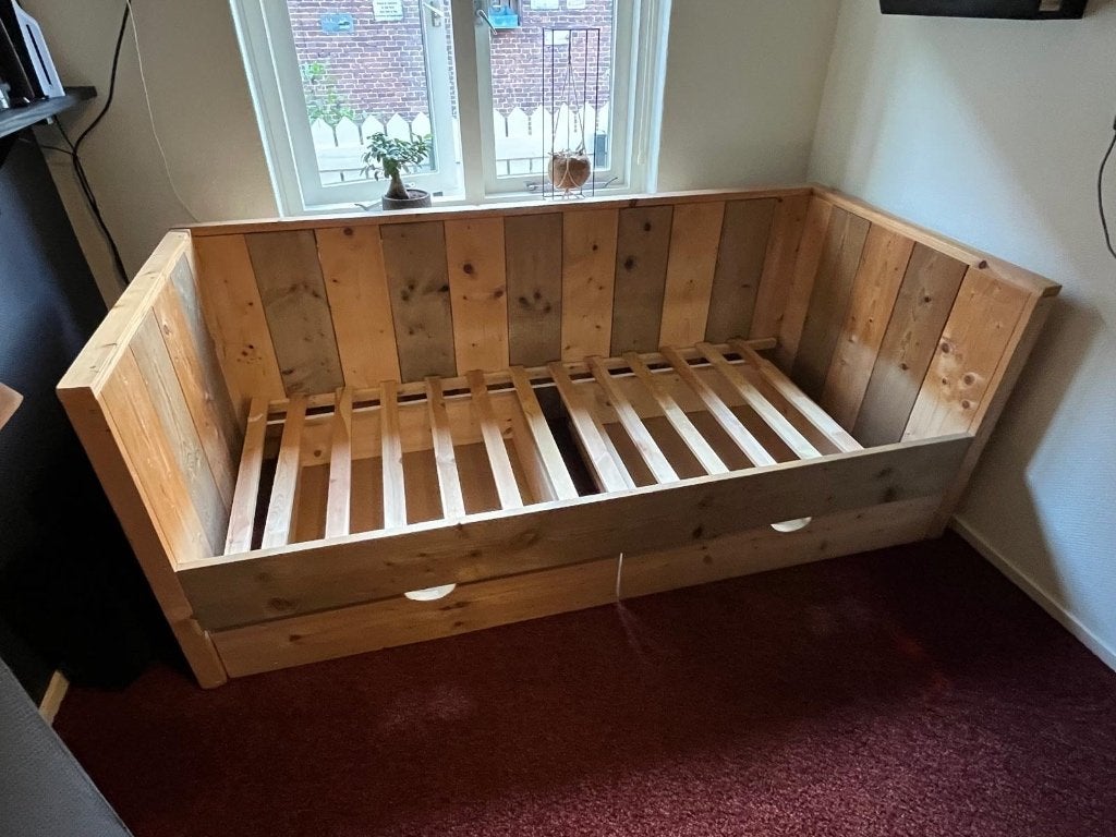Gratis Steigerhouten bed, Kinderen en Baby's, Ophalen, Zo goed als nieuw, 180 cm of meer, 85 tot 100 cm