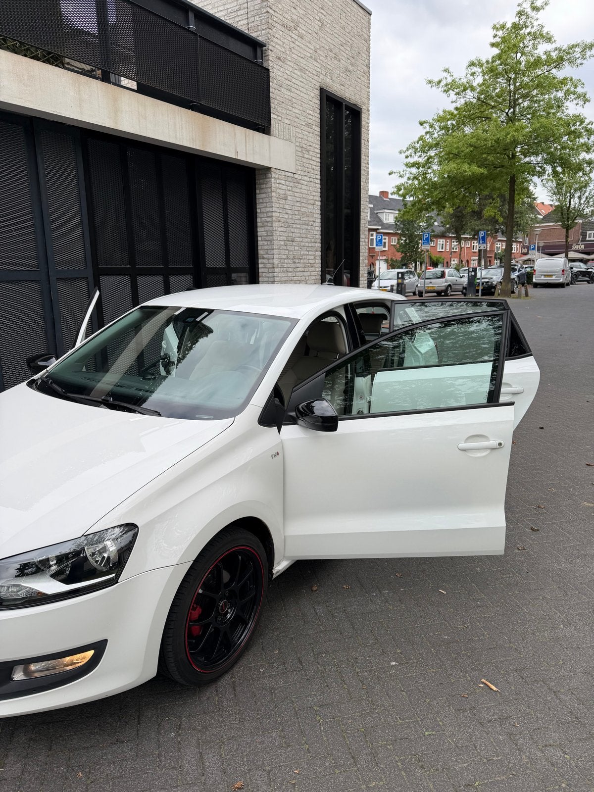 Volkswagen Polo TSI automaat + sportstand & cruisecontrol, Auto's, Volkswagen, 40 €/maand, 4 cilinders, Wit, 1200 kg