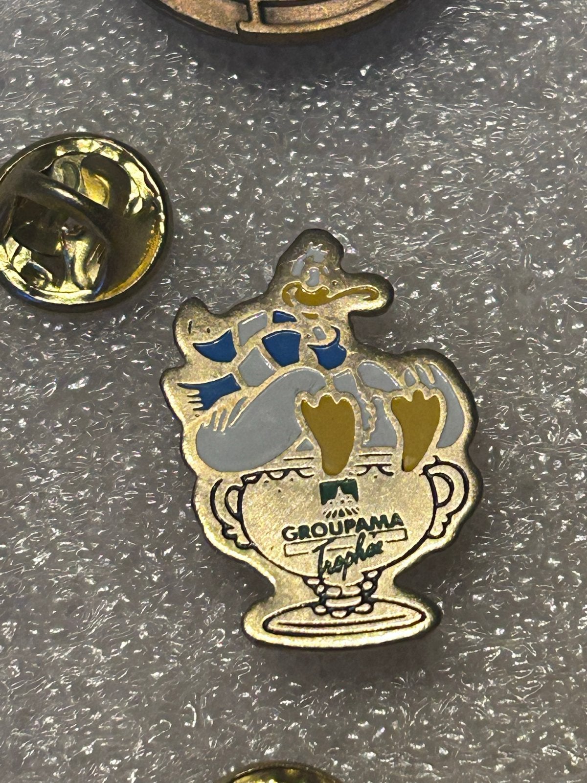 Groupama Trofee Pin, Ophalen of Verzenden, Gebruikt, Figuurtje, Speldje of Pin