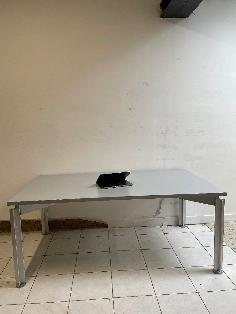 Bulo H2O Design Tafel - Modern en Functioneel, Huis en Inrichting, 100 tot 150 cm, Ophalen of Verzenden, Vijf personen of meer
