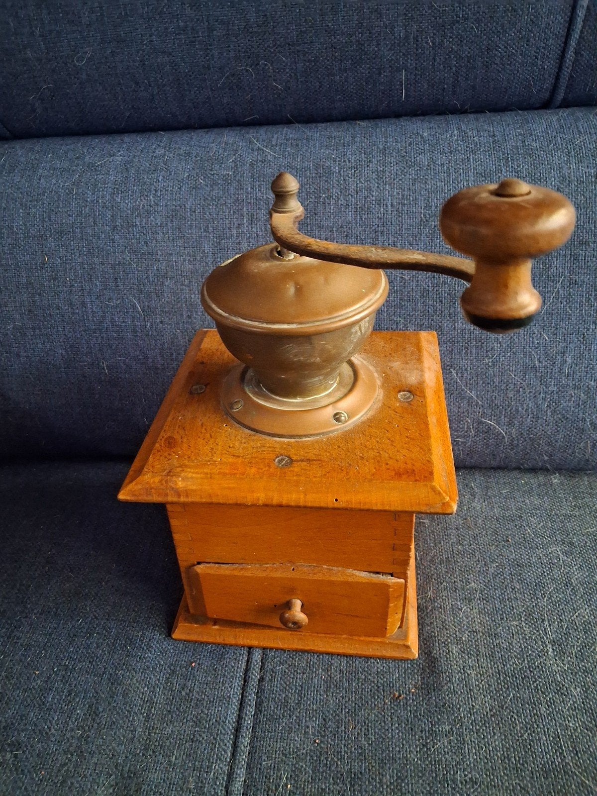 Antieke houten koffiemolen met lade, Ophalen of Verzenden