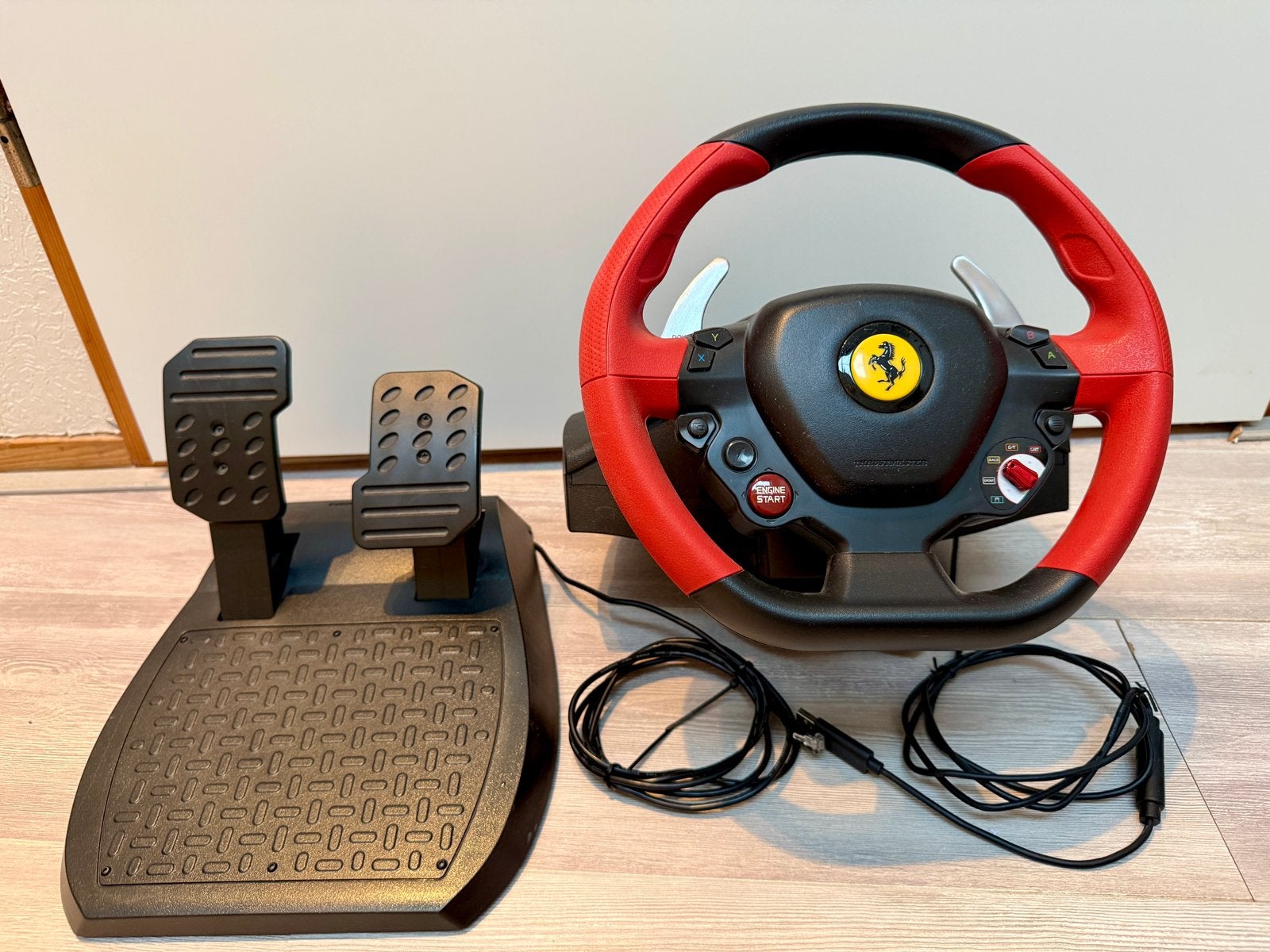 Thrustmaster Ferrari 458 Spider Racing Wheel – rood/zwart., Racestuur, Xbox, Force feedback, Ophalen of Verzenden