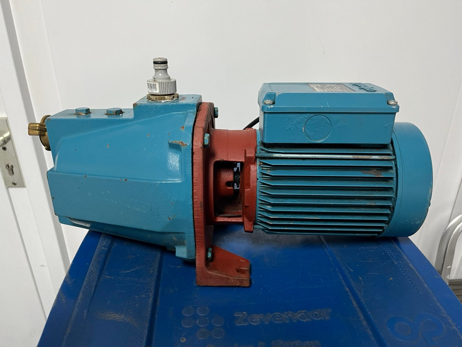 Calpeda waterpomp 3000 liter per uur, Ophalen of Verzenden, Gebruikt, Beregeningspomp