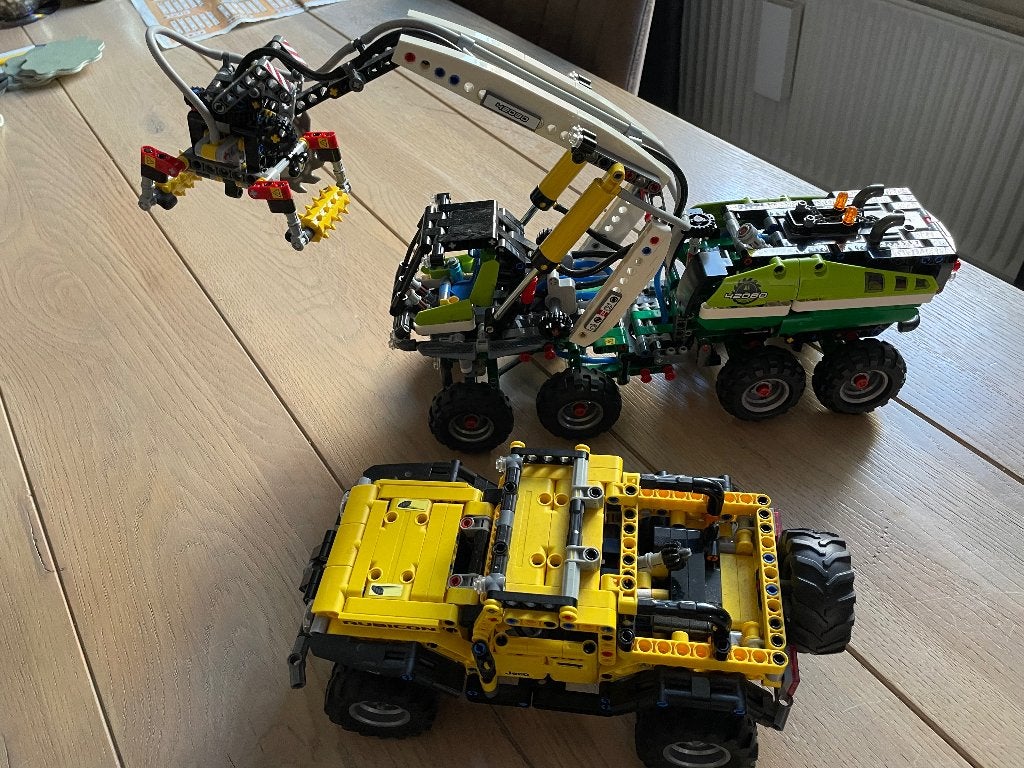 Lego technic 42080 (bosbouwmachine) + 42122 (Jeep), Kinderen en Baby's, Speelgoed | Duplo en Lego, Gebruikt, Lego, Ophalen of Verzenden