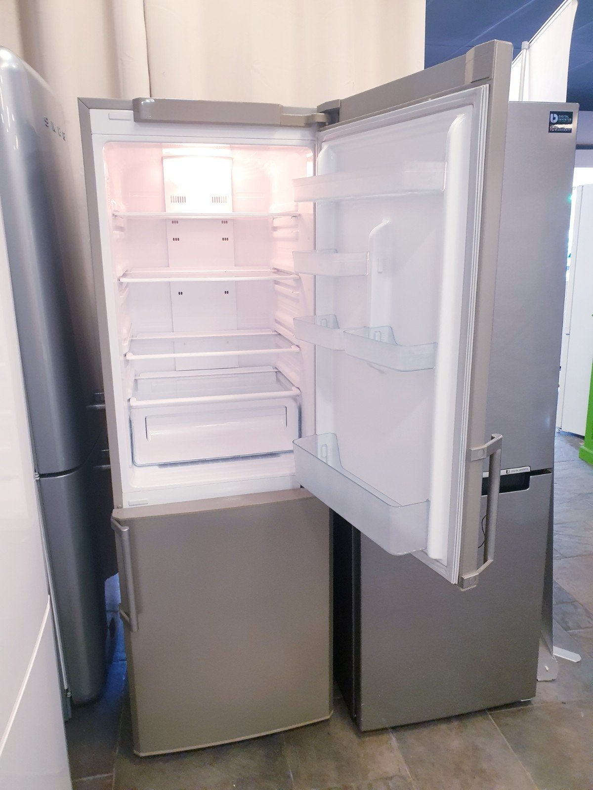 koelvries combinatie Samsung NoFrost A+ 177,5 cm Arnhem OMG, Witgoed en Apparatuur, Koelkasten en IJskasten, Ophalen, 200 liter of meer