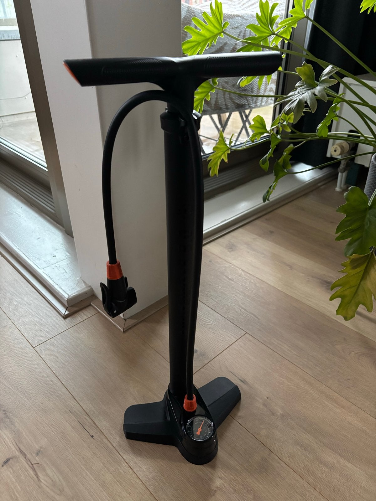 SKS Germany fietspomp / hogedrukpomp, Ophalen, Drukmeter, Zo goed als nieuw