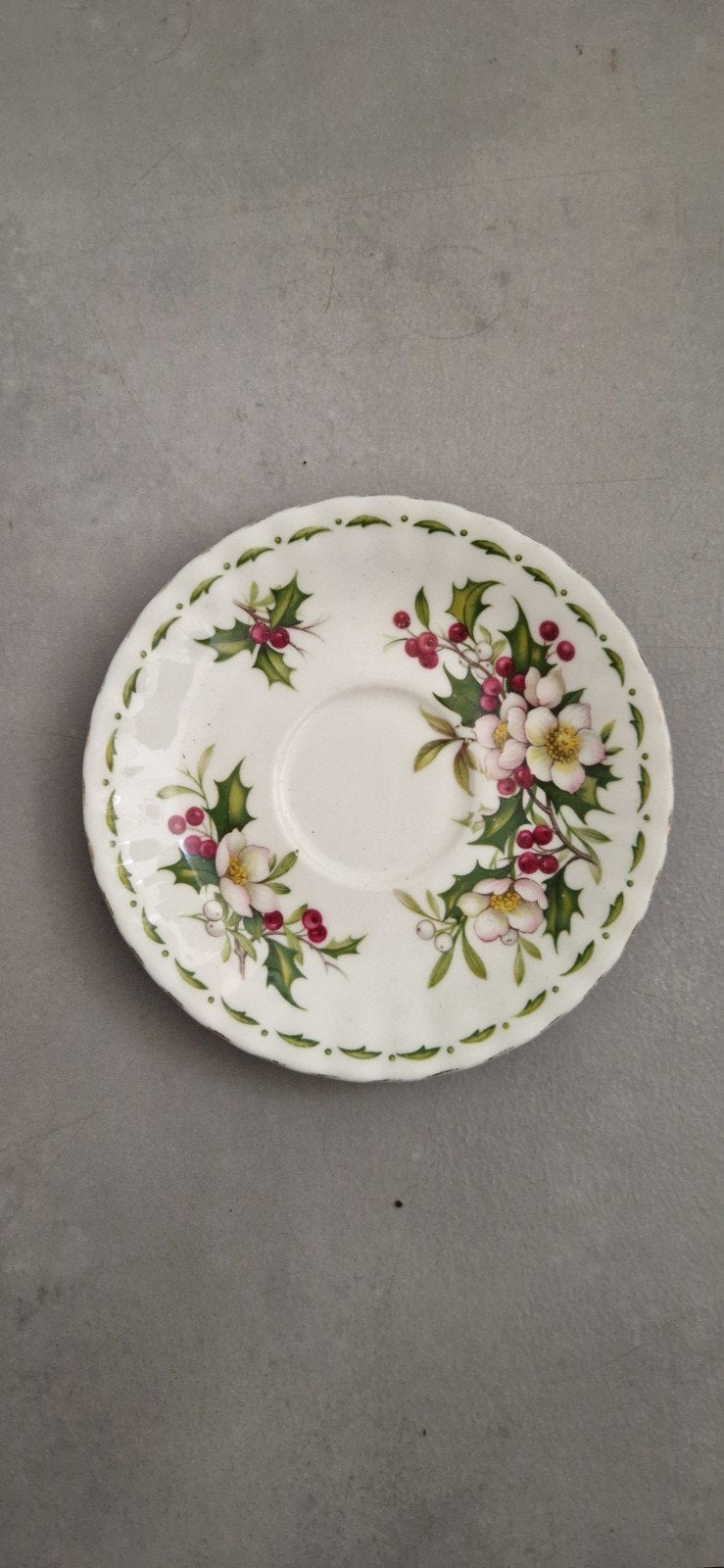 Royal Albert Christmas Rose Schotel, Huis en Inrichting, Keuken | Servies, Ophalen of Verzenden, Zo goed als nieuw, Overige stijlen