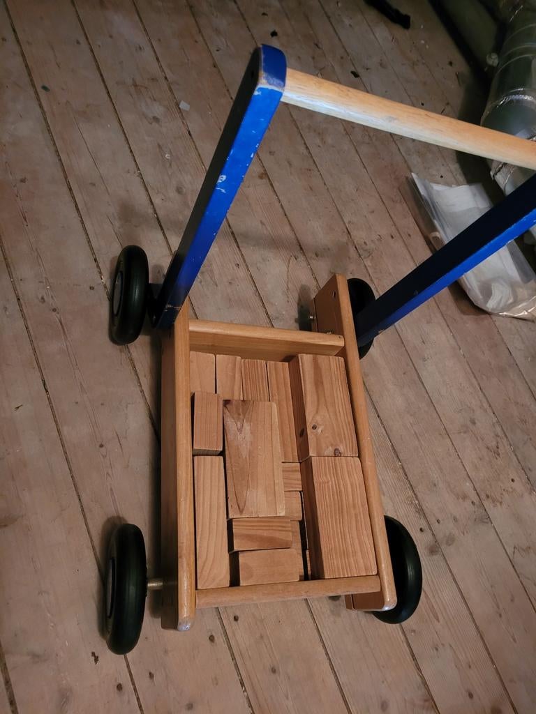 Houten blokkenkar met blokken, Ophalen
