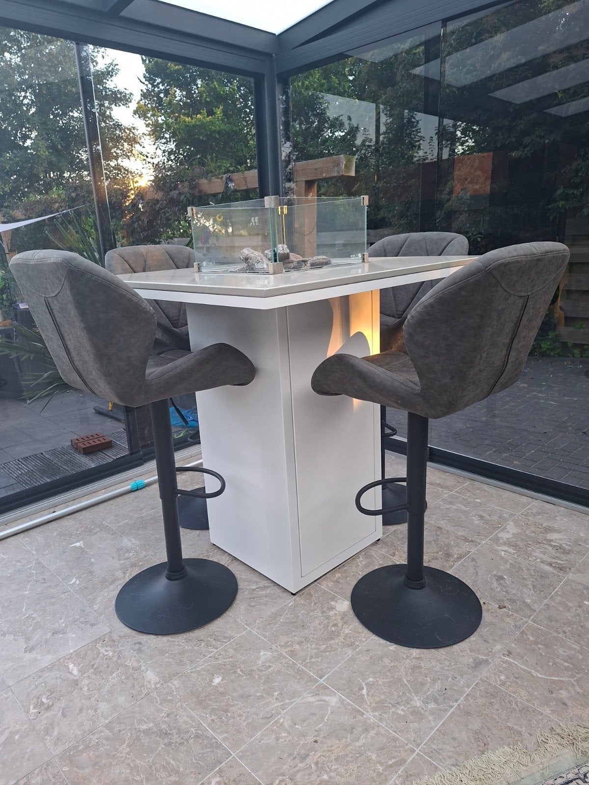 Cosi bartafel met 4 verstelbare barkrukken, Ophalen, Zo goed als nieuw, Vierkant
