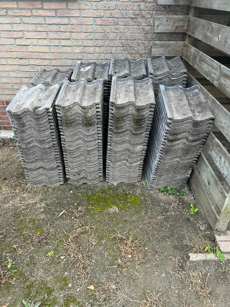 Dakpannen gratis af te halen, Steen of Klei, Zwart, Zo goed als nieuw, 15 m² of meer
