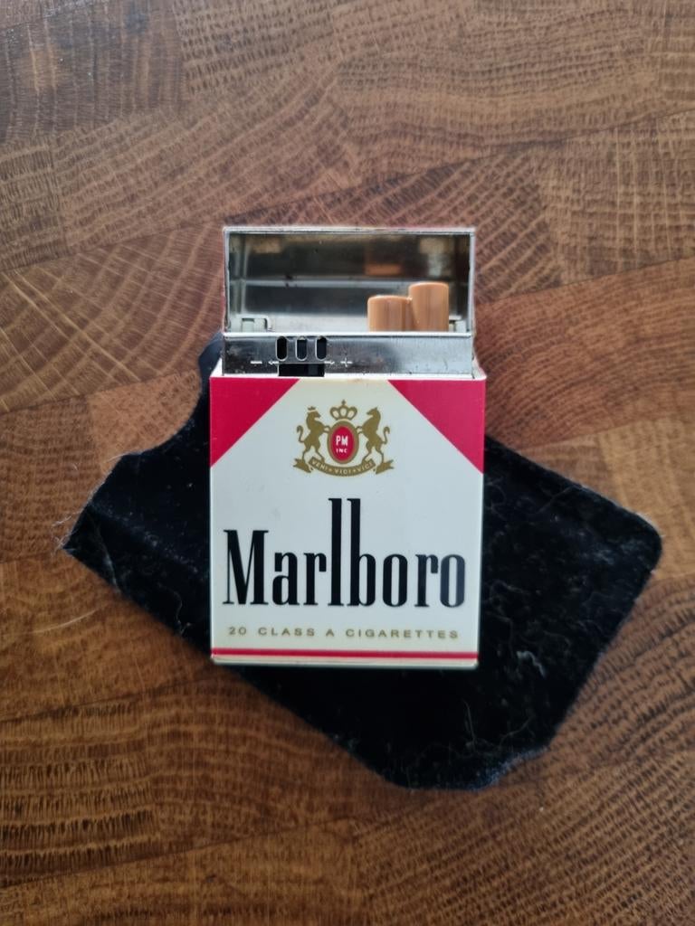 Vintage Marlboro gasaansteker in sigarettenpakje design, Ophalen of Verzenden, Gebruikt, Aansteker
