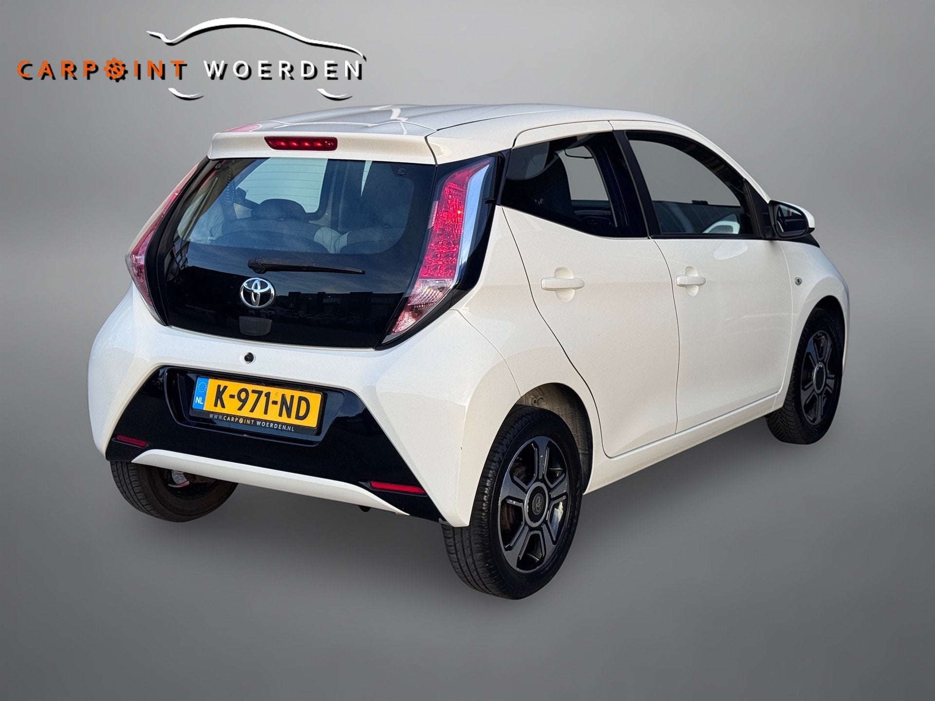 Toyota Aygo 1.0 VVT-i CARPLAY | CAMERA | CLIMA | NIEUWE APK, Auto's, Voorwielaandrijving, Euro 5, Stof, Gebruikt