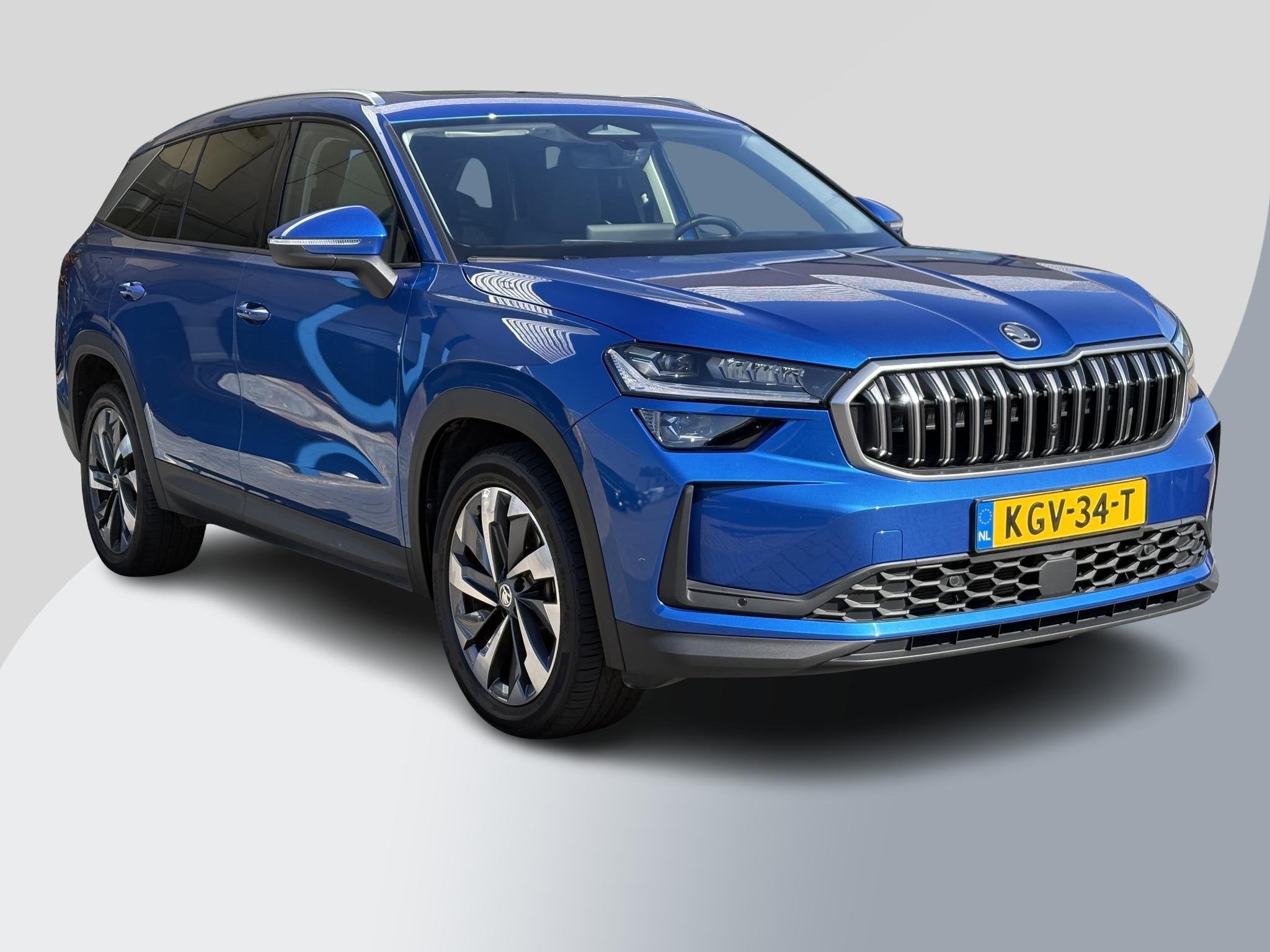 Skoda Kodiaq 1.5 TSI PHEV Tour Edition 204pk | Stoelverwarmi, Auto's, Stof, 4 cilinders, 150 pk, Blauw