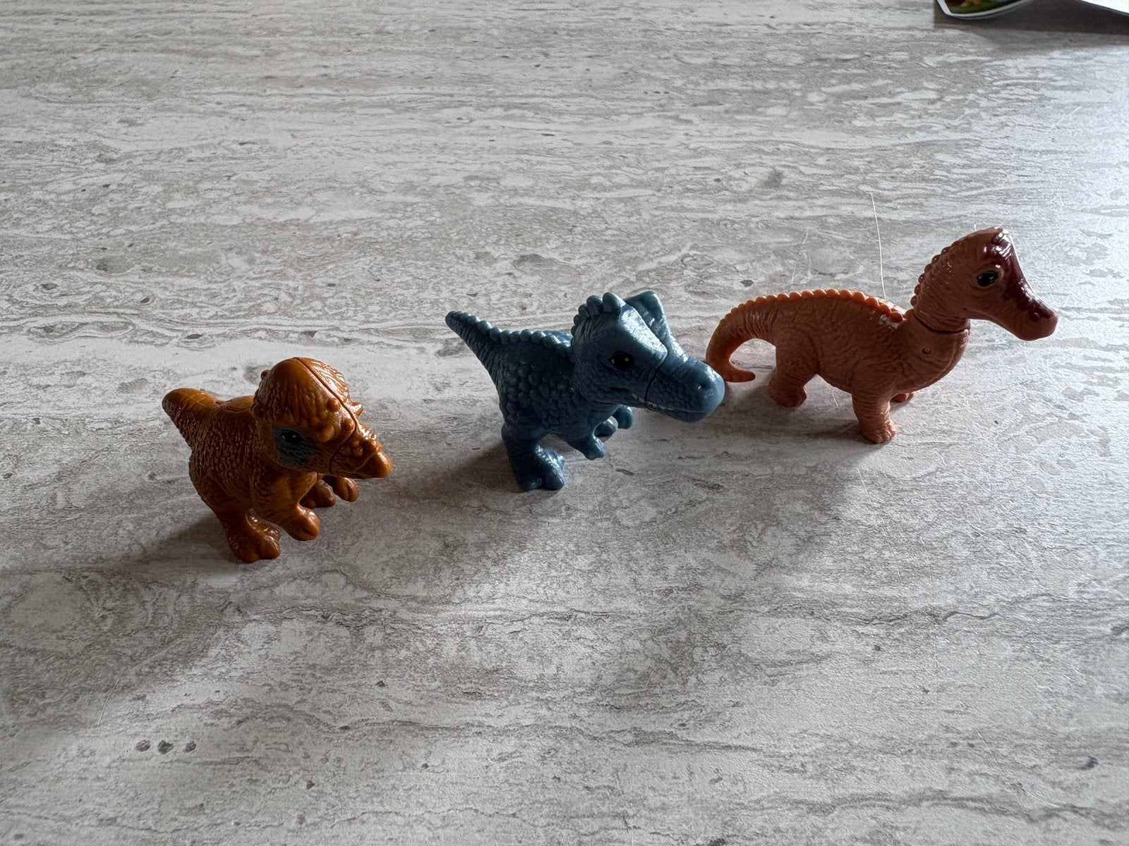 Kinder chocolade natoons dino ruilen?, Verzamelen, Ophalen of Verzenden, Zo goed als nieuw, Paard, Beeldje of Figuurtje