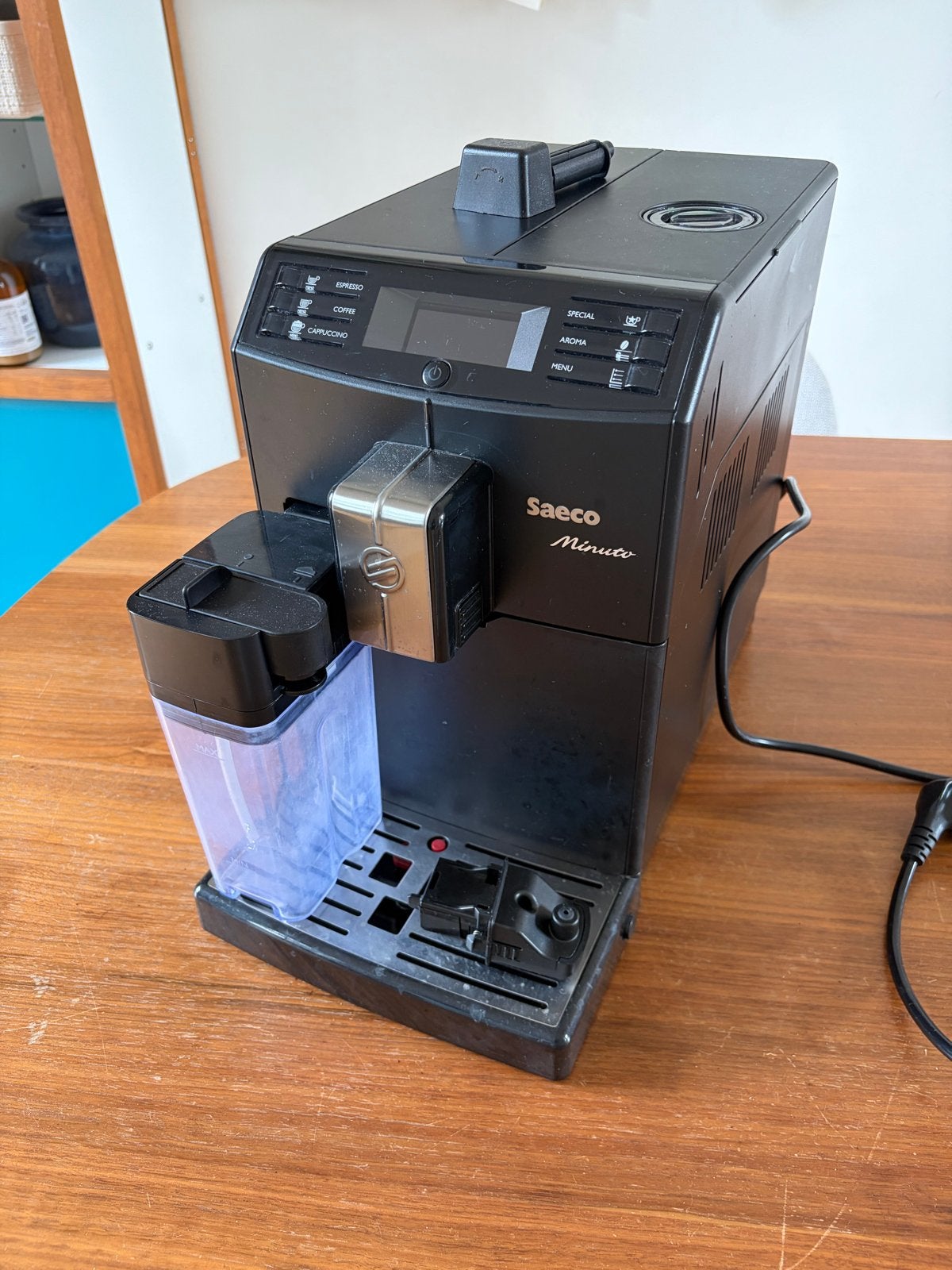 Philips Saeco Minuto met melkopschuimer, Witgoed en Apparatuur, Koffiezetapparaten, Stoompijpje, Gebruikt, Koffiemachine, Koffiebonen
