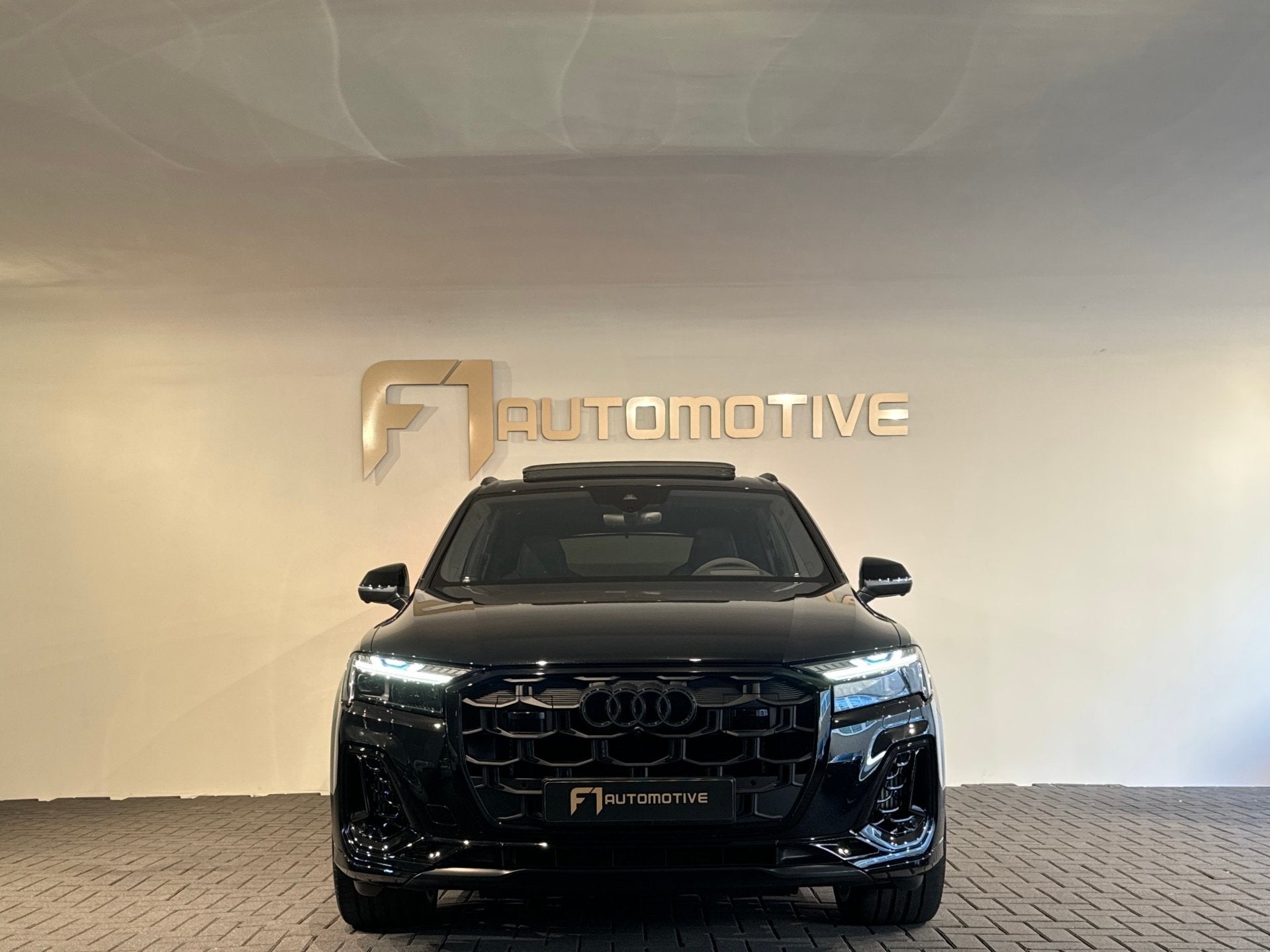 Audi SQ7 4.0 TFSI quattro 7p Pano|4-Wielsturing|Massage|Soft, Auto's, Automaat, 2240 kg, Gebruikt, 507 pk