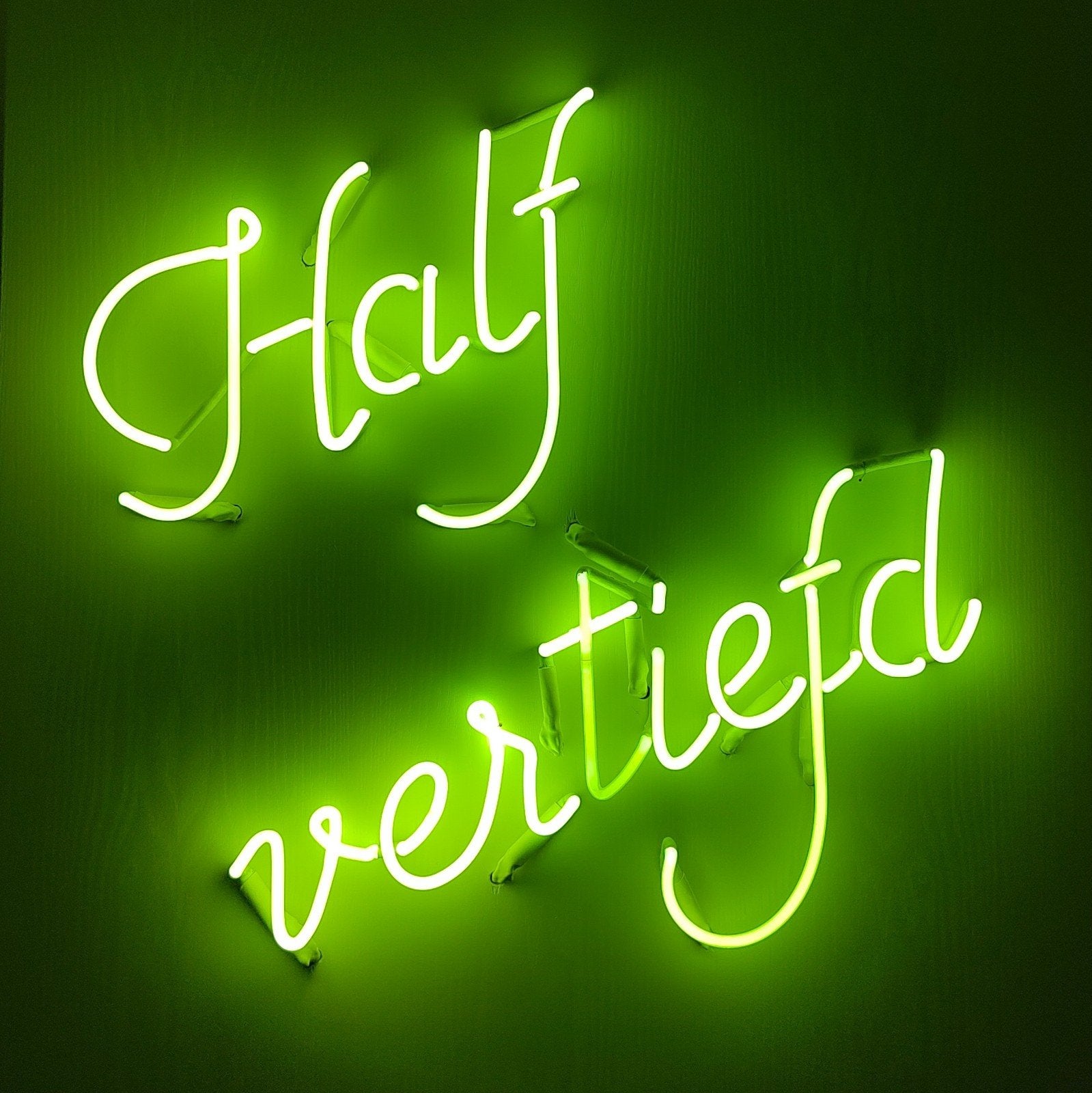 Neon kunst: "Half verliefd, half vertiefd", Antiek en Kunst, Ophalen