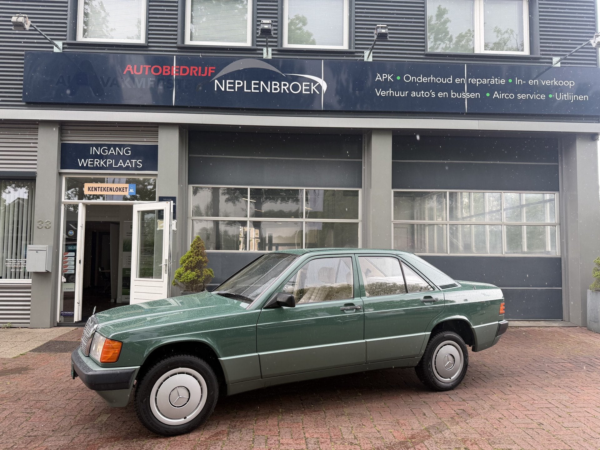 Mercedes-Benz 190 2.0 Bj 1988 Automaat Uniek Schuurvonds moe, Auto's, Automaat, Dealer onderhouden, Beige, Mercedes-Benz