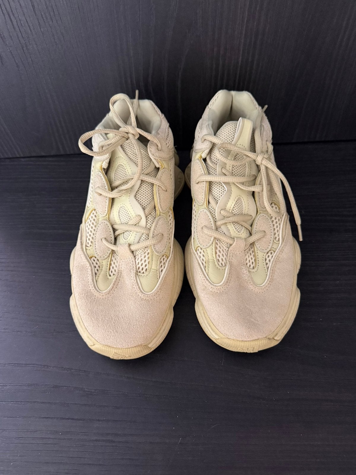 Adidas Yeezy 500 in “Super Moon Yellow”, Ophalen of Verzenden, Zo goed als nieuw, Overige kleuren, Sneakers of Gympen