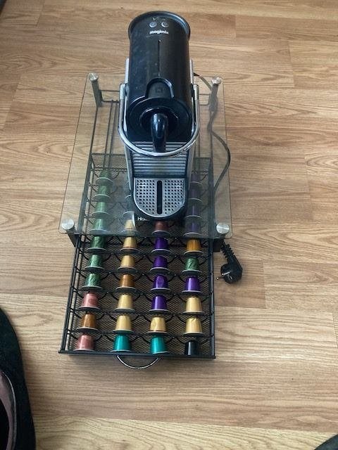 Nespreso magimix met cups lade gevuld Werkend te zien, Koffiepads en cups, Espresso apparaat, Ophalen of Verzenden, Zo goed als nieuw