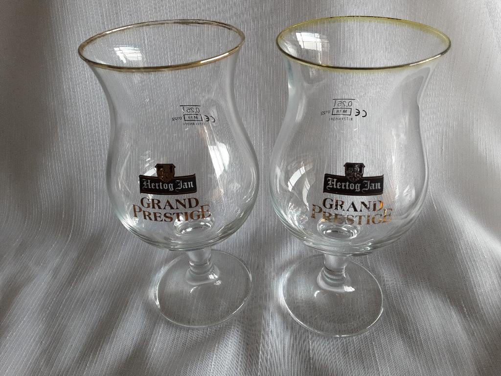 HERTOG JAN GRAND PRESTIGE glazen 2 stuks, Ophalen of Verzenden, Zo goed als nieuw, Bierglas