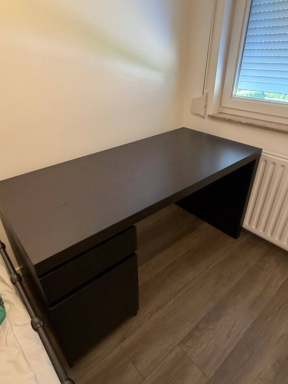IKEA Malm bureau zwart 140x65 - Gedemonteerd, Ophalen, Gebruikt, 65 cm, Spaanplaat of MDF