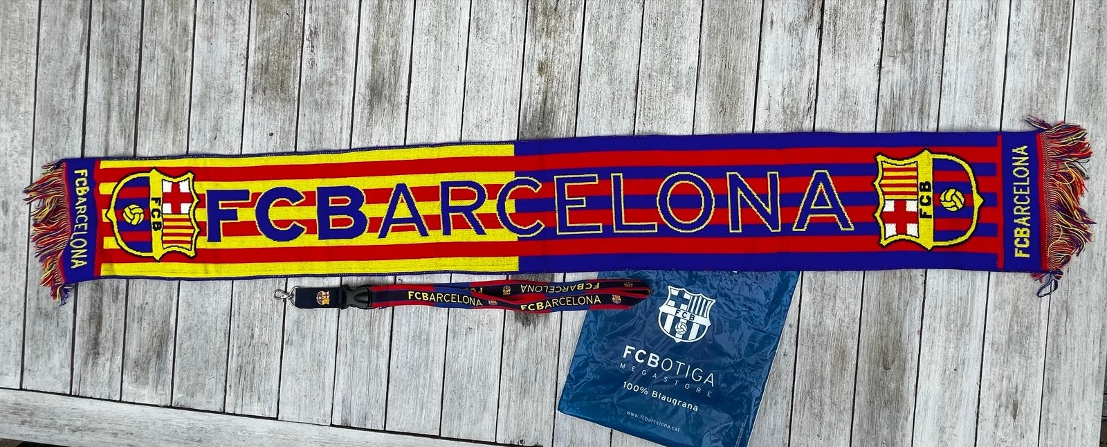 FC Barcelona Sjaal en Sleutelhanger - Officieel Product, Ophalen of Verzenden, Zo goed als nieuw, Clubaccessoires