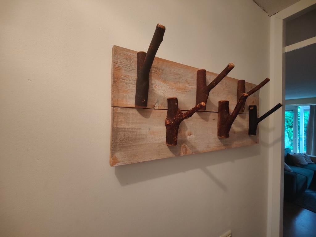 Unieke handgemaakte kapstok van hout en takken, Huis en Inrichting, Woonaccessoires | Kapstokken, Zo goed als nieuw, Minder dan 100 cm