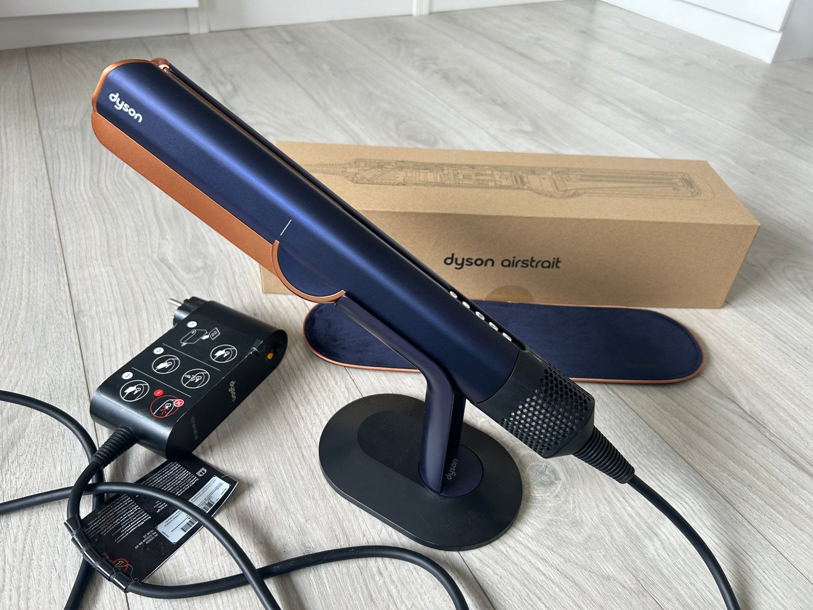 Dyson Airstrait - perfecte staat! Graag bieden, Sieraden, Tassen en Uiterlijk, Ophalen of Verzenden, Zo goed als nieuw, Föhn of Haardroger