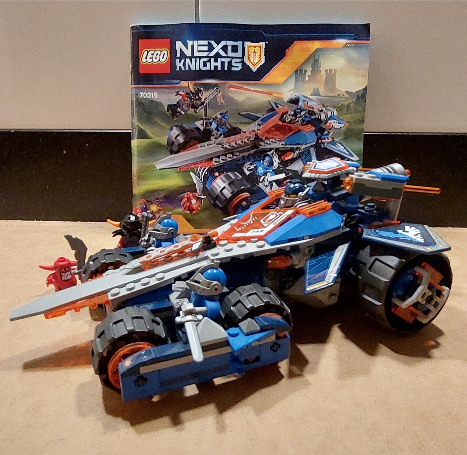 Lego Nexo Knights 70315 Clay's Blade Cruiser, Gebruikt, Lego, Ophalen of Verzenden, Compleet