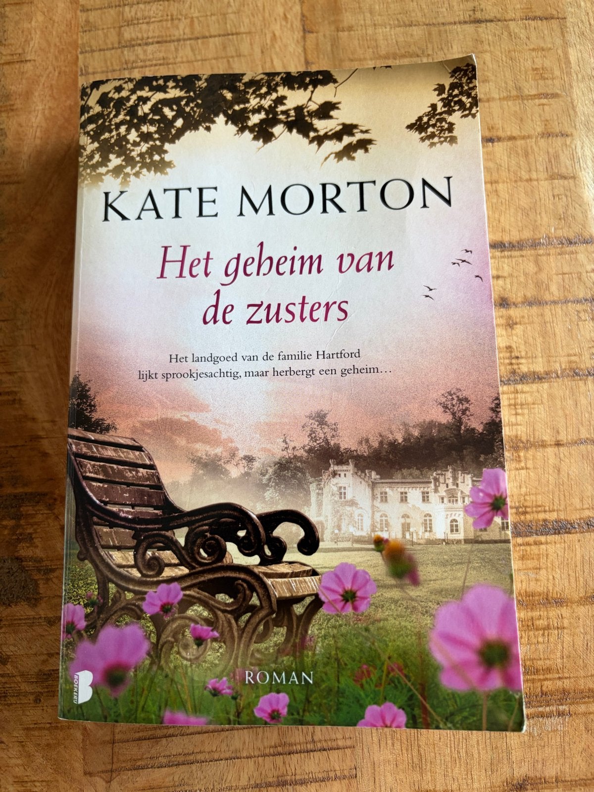 Het geheim van de zusters - Kate Morton, Ophalen of Verzenden, Zo goed als nieuw, Nederland