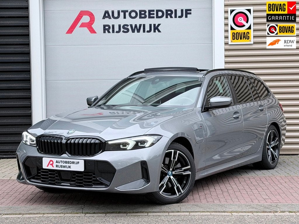 BMW 3-serie Touring 320e Pano/Camera/Trekhaak, Auto's, BMW, Gebruikt, Euro 6, 4 cilinders, 163 pk