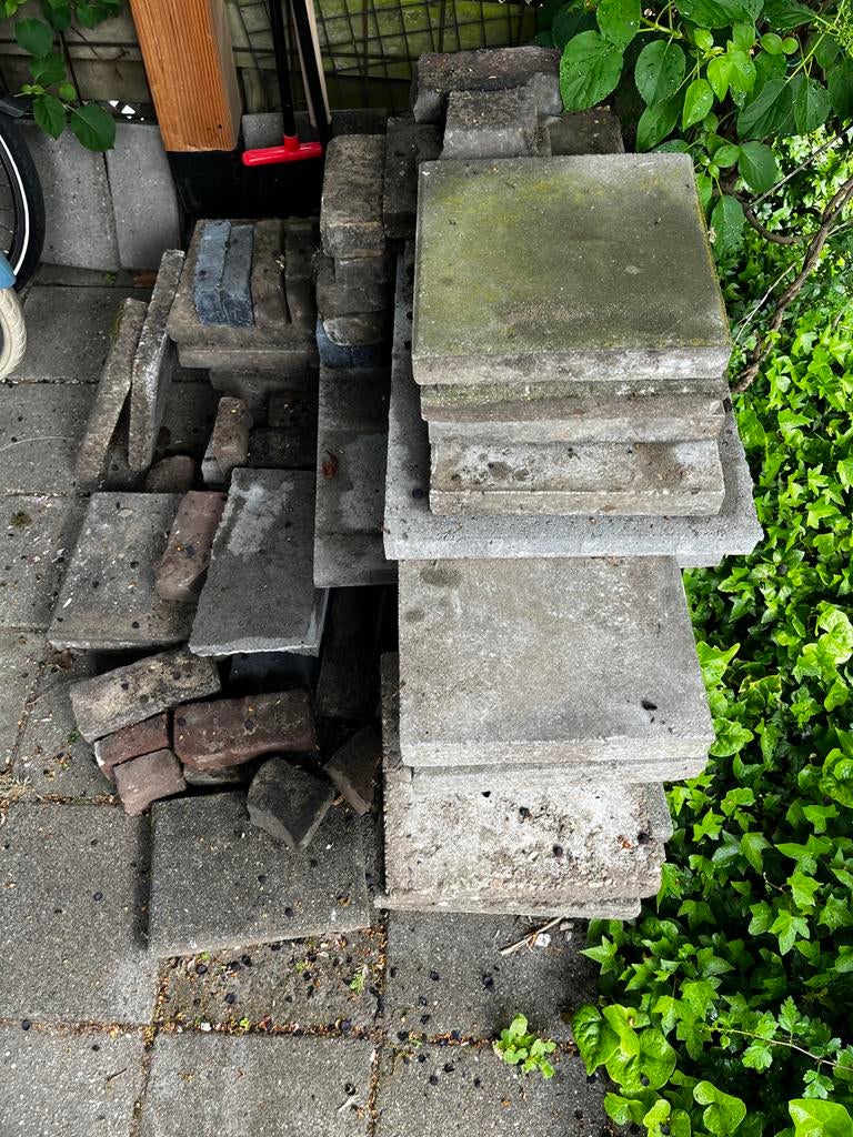 Gratis af te halen: diverse tuintegels, sierstenen en platen, Tuin en Terras, Tegels en Klinkers, Ophalen, Gebruikt, Overige typen