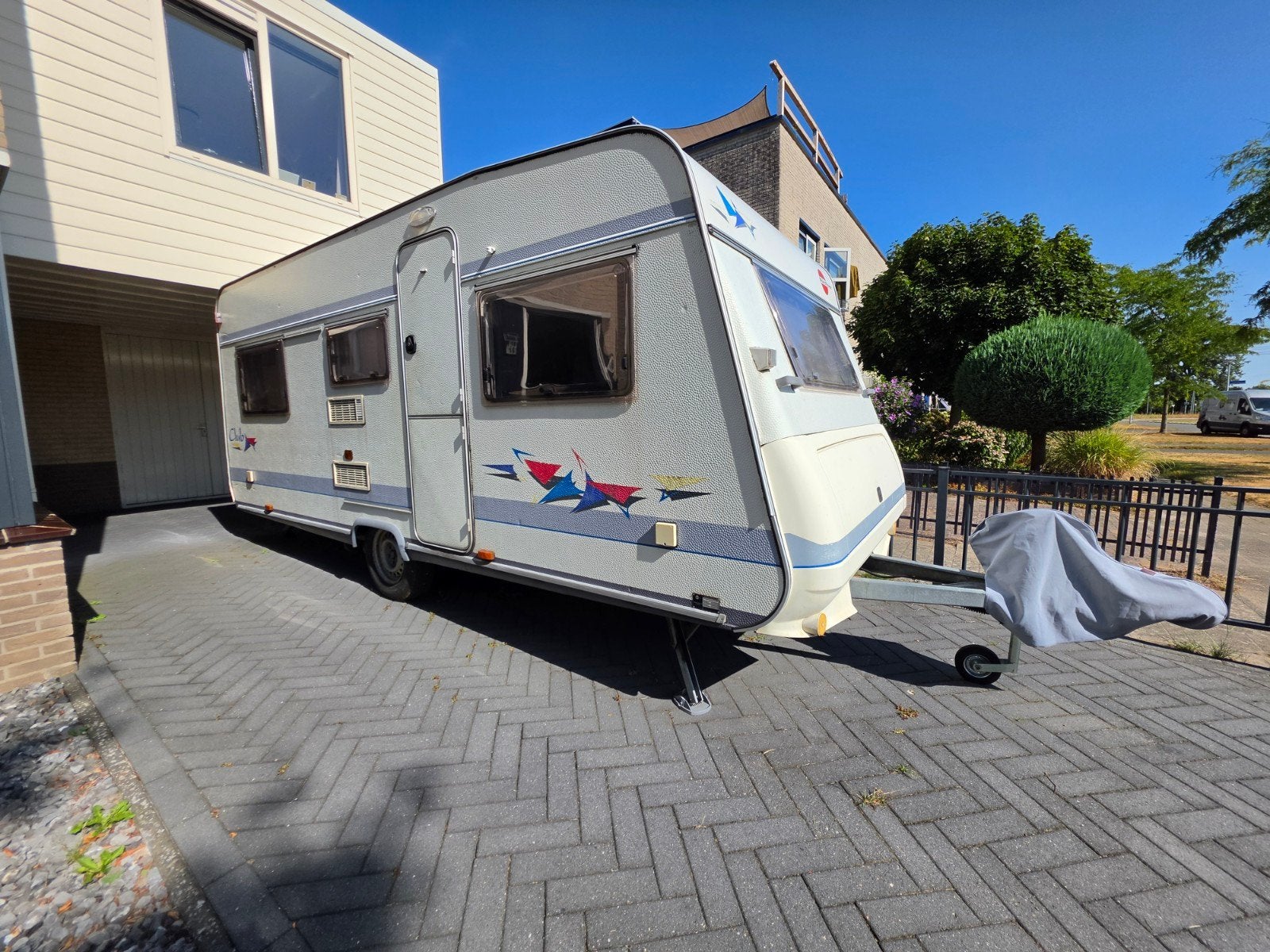 Caravan Bürstner Club 480TK 5-persoons met stapelbed, Vast bed, Treinzit, Particulier, Bürstner
