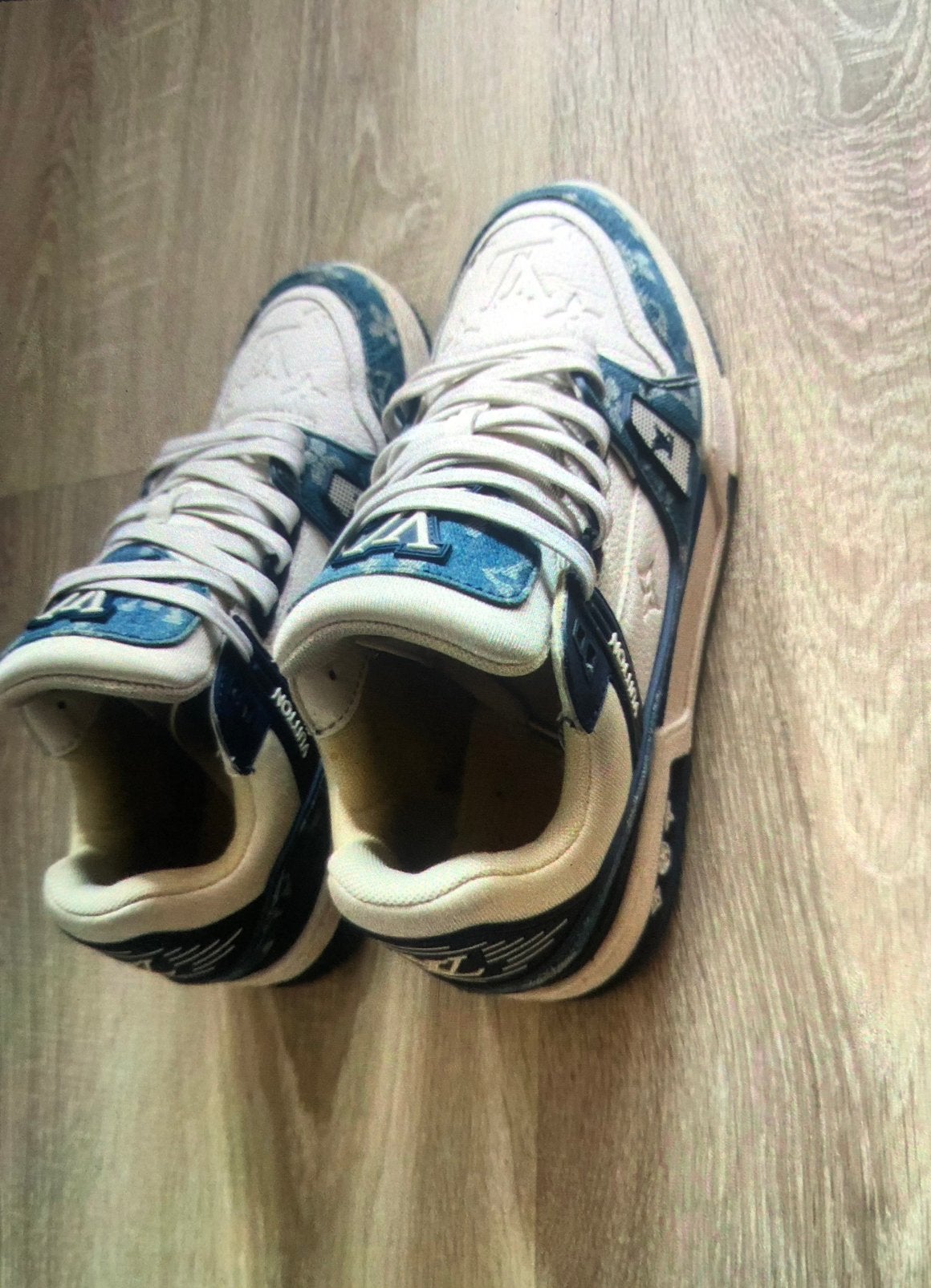 Louis Vuitton Sneakers maat 43/44, Ophalen of Verzenden, Zo goed als nieuw, Sneakers of Gympen