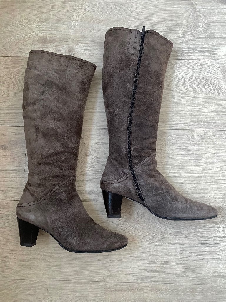 Taupe kleurige suède LAARZEN mt. 41 echt leer, made in Italy, Hoge laarzen, Overige kleuren, Omoda, Ophalen of Verzenden