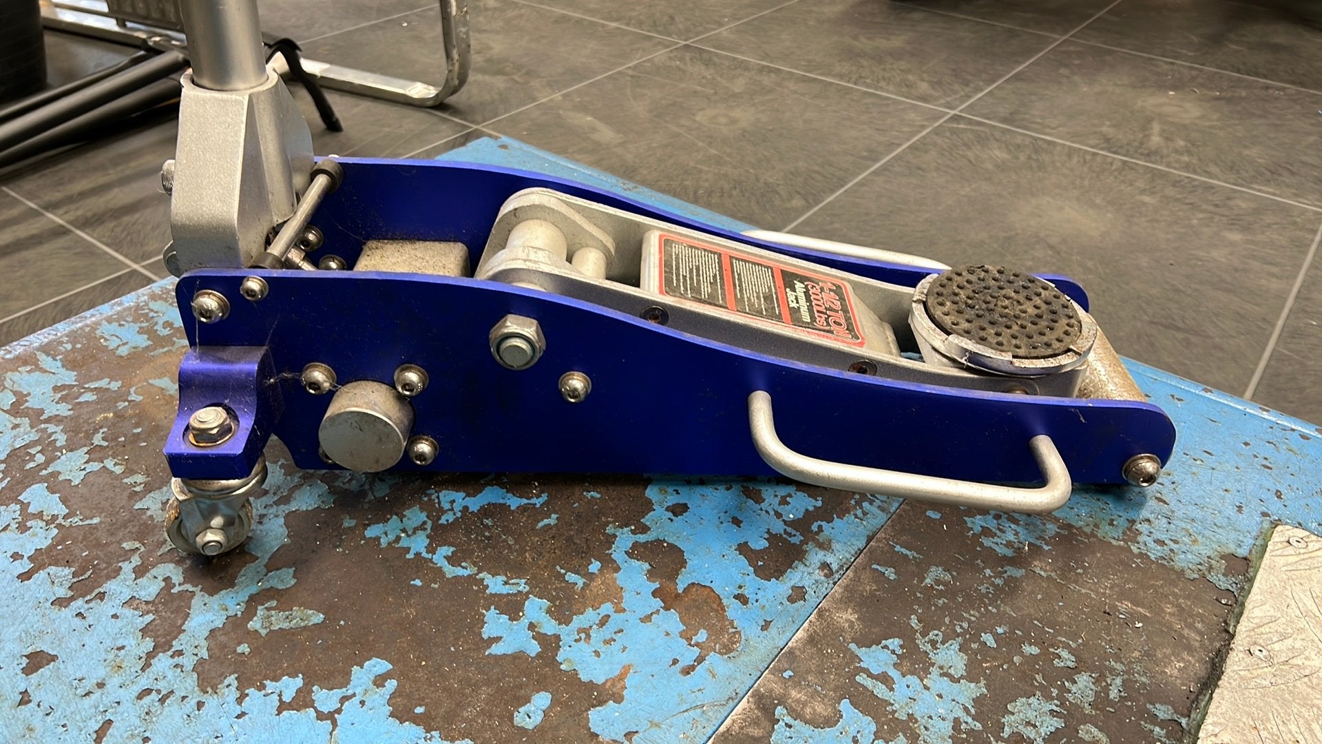 Aluminium autokrik 1,5 ton, Ophalen